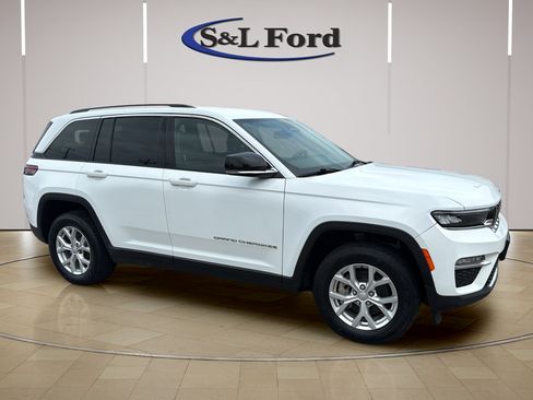 Used 2023 Jeep Grand Cherokee Limited AWD/4WD image 10
