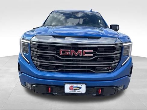 Used 2024 GMC Sierra 1500 AT4 w/ AT4 Premium Package AWD/4WD image 8