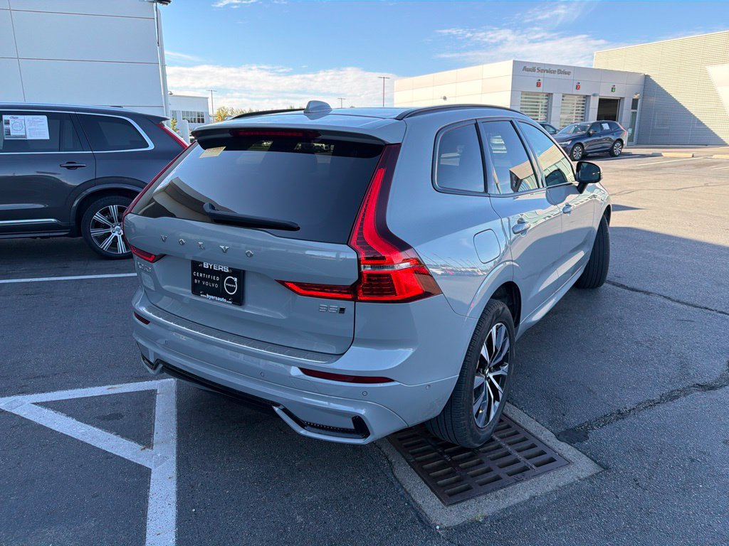Used 2024 Volvo XC60 B5 Plus w/ Protection Package Premier AWD/4WD image 3