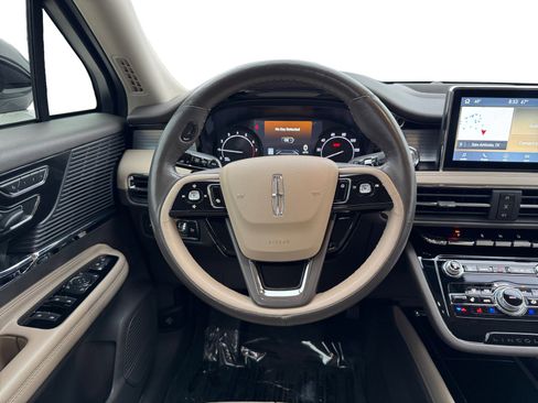 Used 2022 Lincoln Corsair FWD w/ Premium Package image 12