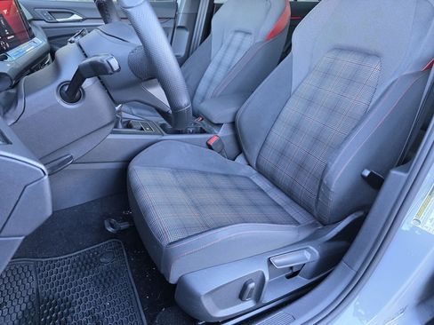 Used 2022 Volkswagen GTI SE image 20