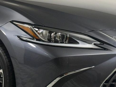 Certified 2025 Lexus ES 300h w/ Premium Package FWD image 17
