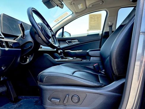 Used 2024 Kia Sportage EX FWD image 13