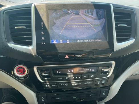 Used 2016 Honda Pilot Touring image 24