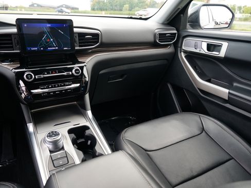 Used 2023 Ford Explorer Limited w/ Equipment Group 301A image 24