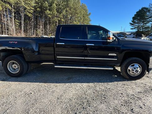 Used 2018 Chevrolet Silverado 3500 High Country w/ Duramax Plus Package image 7