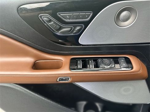 Used 2021 Lincoln Aviator Reserve w/ Equipment Group 202A image 14