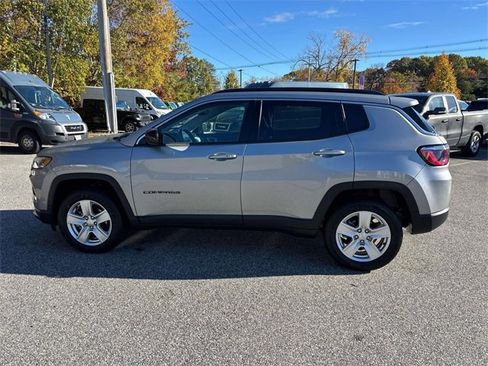 Used 2022 Jeep Compass Latitude image 6