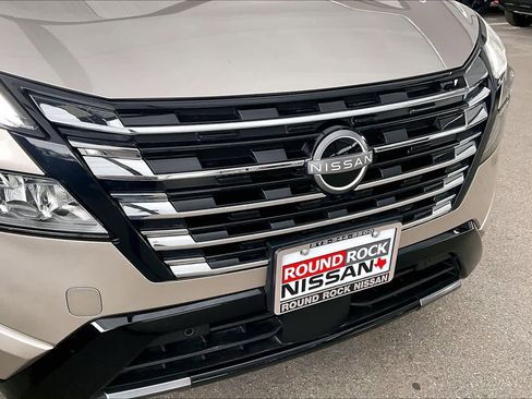 Certified 2025 Nissan Rogue Platinum w/ Platinum Premium Package image 28