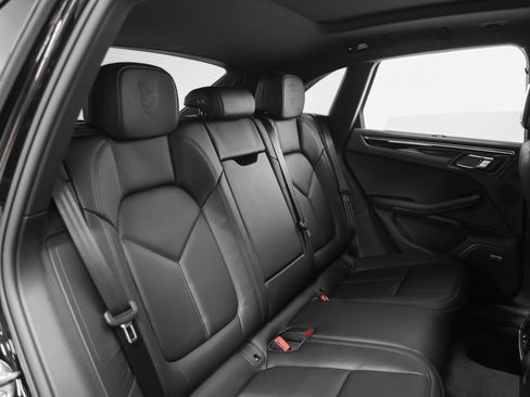 Certified 2026 Porsche Macan image 27