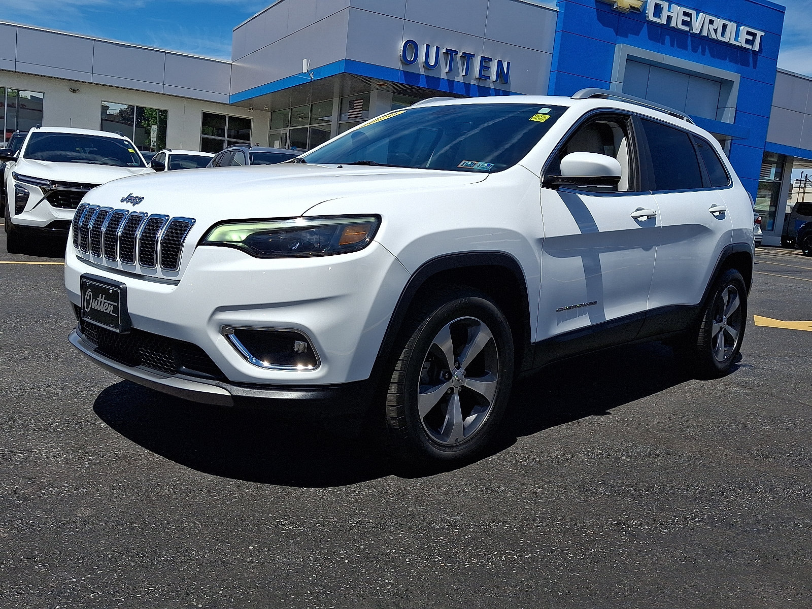 Used 2020 Jeep Cherokee Limited AWD/4WD image 1