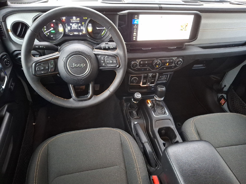 Used 2024 Jeep Wrangler Unlimited w/ Convenience Group AWD/4WD image 12