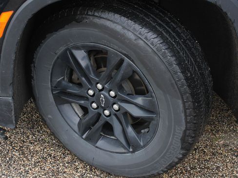 Used 2023 Chevrolet Traverse LT w/ Midnight/Sport Edition AWD/4WD image 17