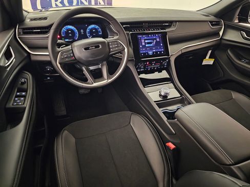 New 2025 Jeep Grand Cherokee L Laredo AWD/4WD image 13