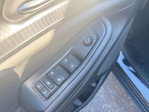 New 2025 Jeep Grand Cherokee Altitude image 13