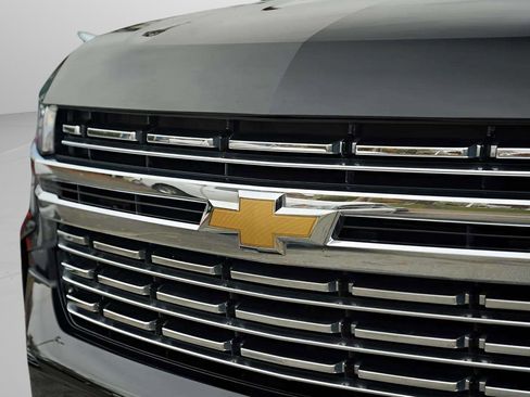 Used 2024 Chevrolet Suburban Premier image 42