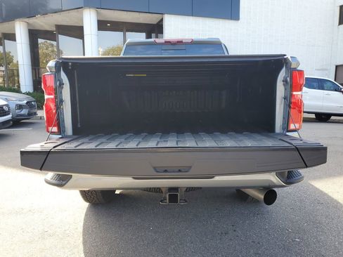 Used 2024 Chevrolet Silverado 3500 High Country w/ Technology Package image 9