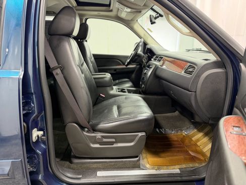 Used 2007 GMC Yukon SLT w/ SLT Preferred Equipment Group image 24