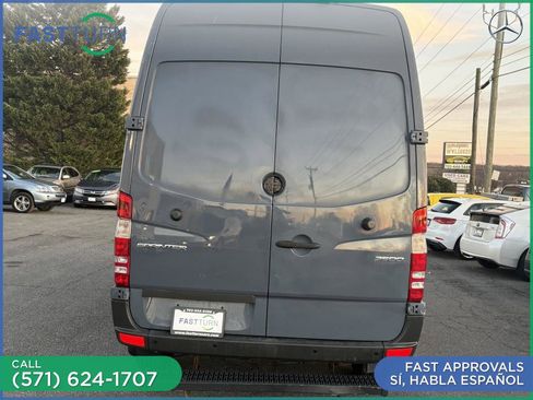 Used 2018 Mercedes-Benz Sprinter 2500 image 10