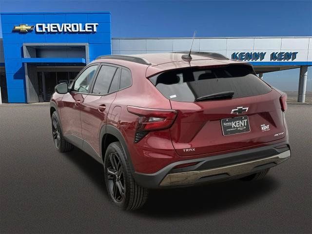 Used 2024 Chevrolet Trax ACTIV w/ Sunroof Package FWD image 32
