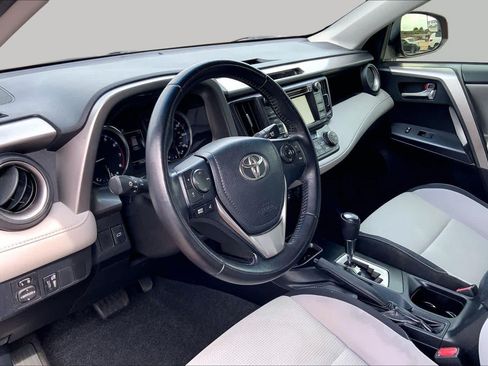 Used 2016 Toyota RAV4 XLE FWD image 18