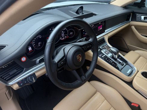 Certified 2023 Porsche Panamera image 4