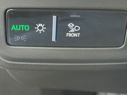 Used 2023 Audi e-tron GT Prestige image 25