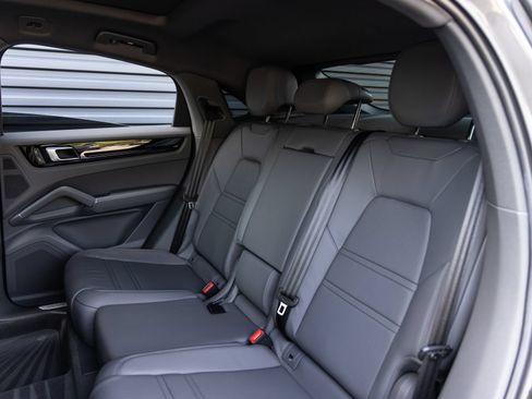 Certified 2023 Porsche Cayenne Coupe AWD/4WD image 27