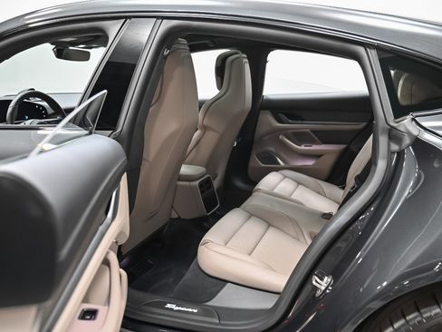 Used 2021 Porsche Taycan Turbo S image 33