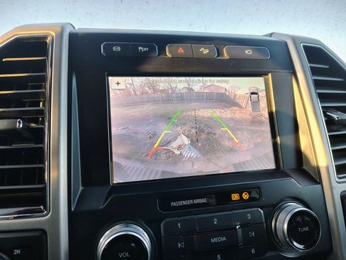 Used 2019 Ford F350 Platinum w/ FX4 Off-Road Package image 4