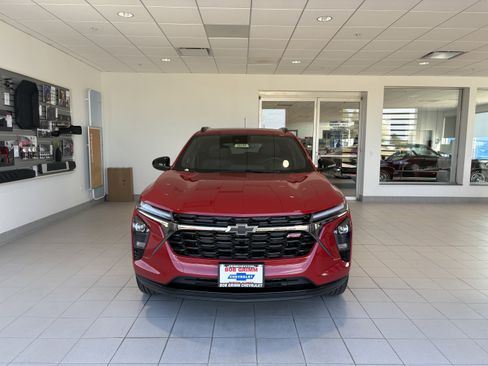 New 2026 Chevrolet Trax RS w/ Sunroof Package image 7