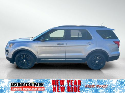 Used 2018 Ford Explorer XLT w/ Equipment Group 202A image 3