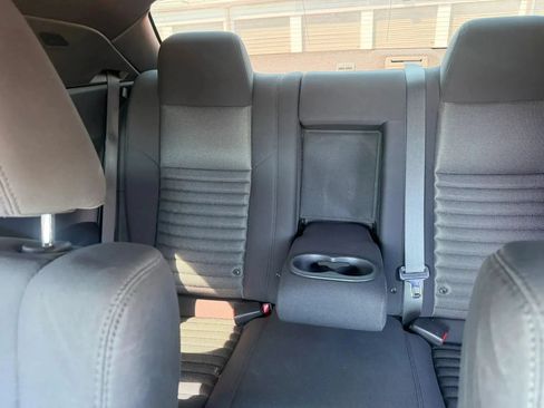 Used 2012 Dodge Challenger SXT RWD image 7
