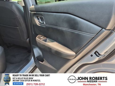 Certified 2025 Nissan Rogue SL FWD image 18