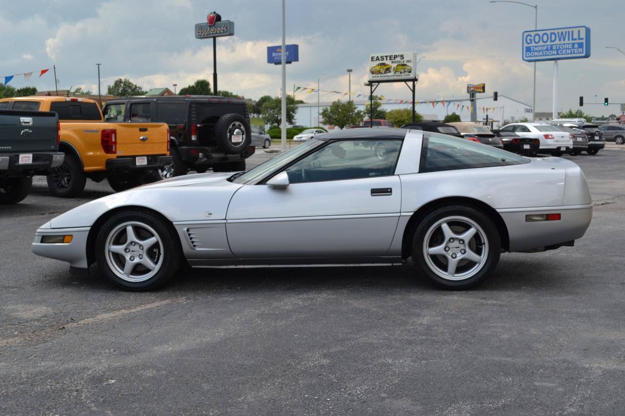 Used 1996 Chevrolet Corvette Coupe RWD image 6