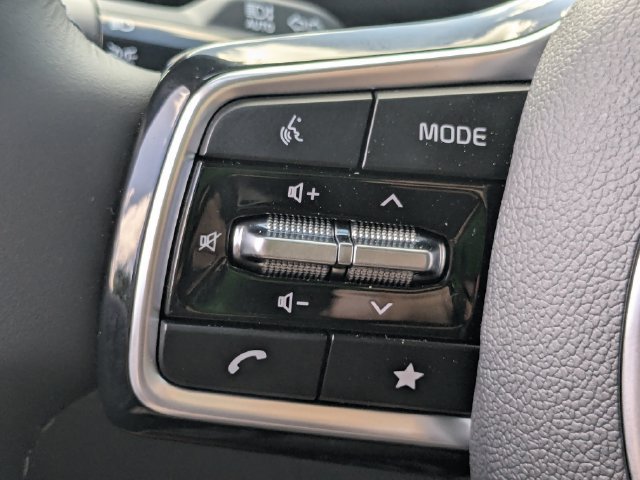 New 2026 Kia Carnival EX FWD image 24