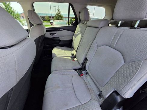 Used 2023 Honda Pilot LX image 10
