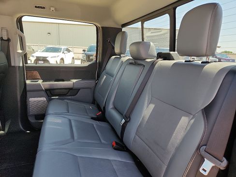 Used 2023 Ford F150 Lariat AWD/4WD image 9