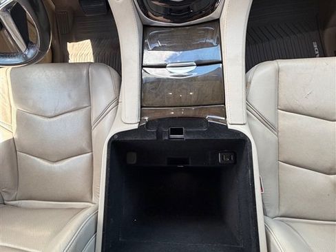 Used 2020 Cadillac Escalade Premium Luxury AWD/4WD image 30