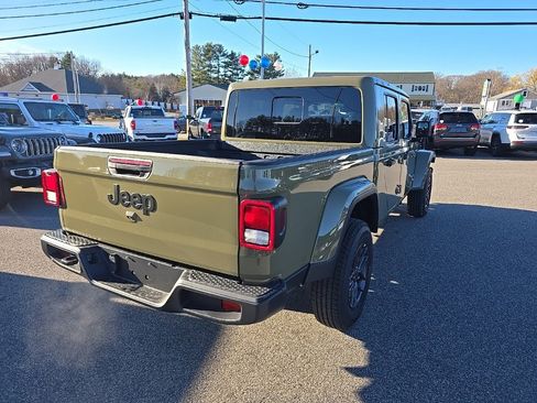 New 2026 Jeep Gladiator Sport image 7