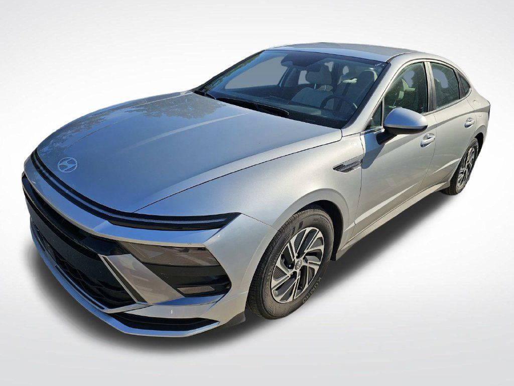 Certified 2026 Hyundai Sonata Blue FWD image 9
