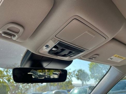 Used 2025 Acura RDX w/ Technology Package image 9