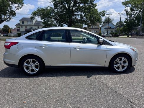 Used 2014 Ford Focus SE FWD image 8