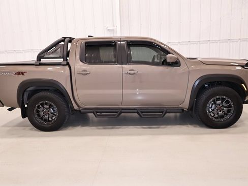 Used 2023 Nissan Frontier PRO-4X w/ Pro-4X Premium Package AWD/4WD image 2