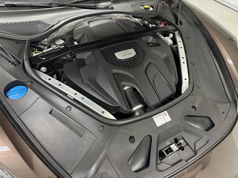 Used 2020 Porsche Panamera image 42