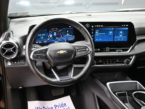 Used 2025 Chevrolet Equinox LT AWD/4WD image 38