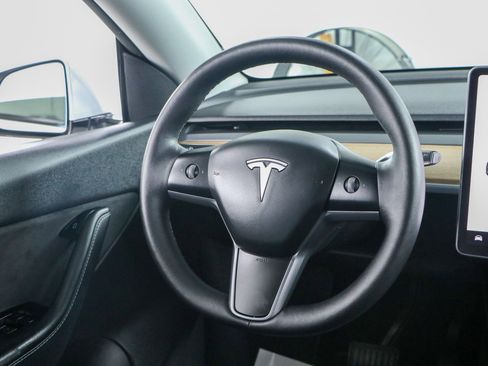Used 2022 Tesla Model Y Long Range AWD/4WD image 12