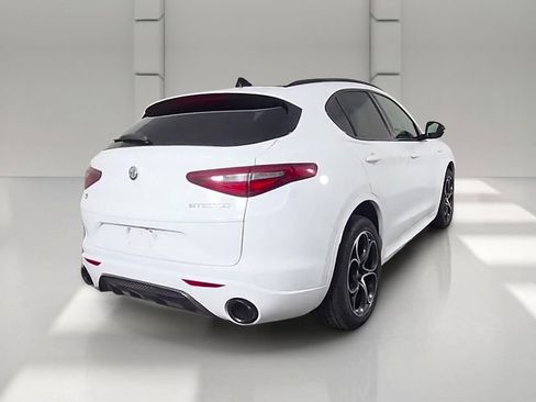 Used 2023 Alfa Romeo Stelvio Veloce AWD/4WD image 37