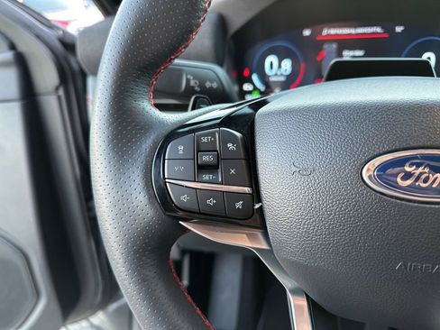 Used 2025 Ford Explorer ST image 30