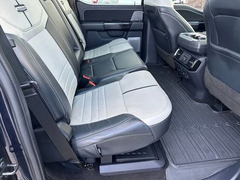 Used 2022 Ford F150 Lightning Platinum image 11